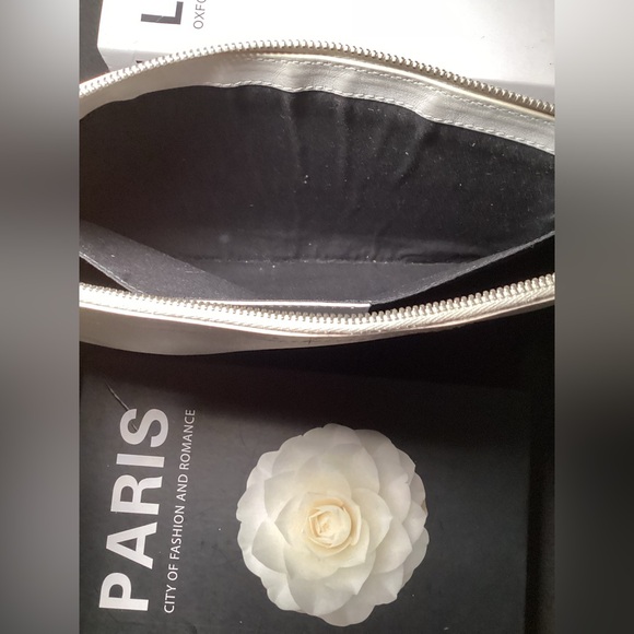 Balenciaga Light Everyday Zip Leather Pouch in Gray - Picture 7 of 10